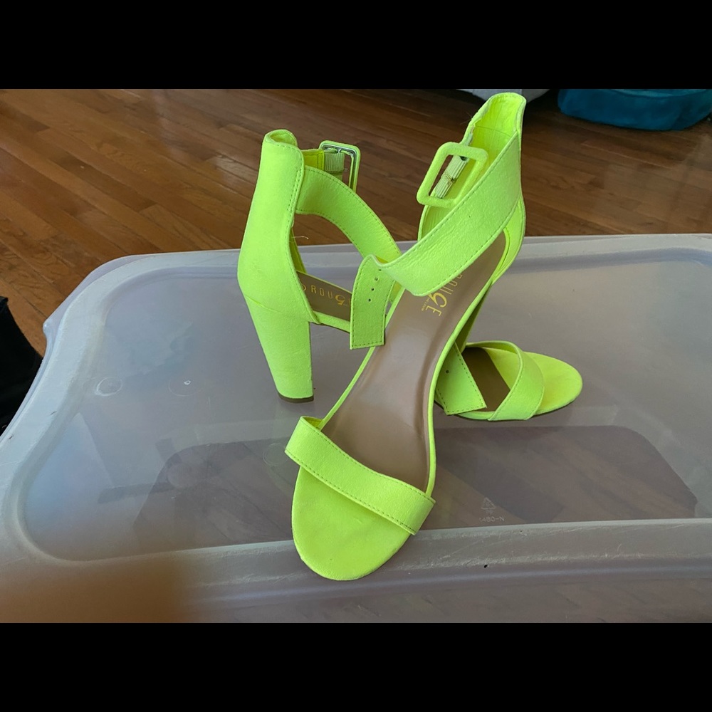 Lime green strap sandal